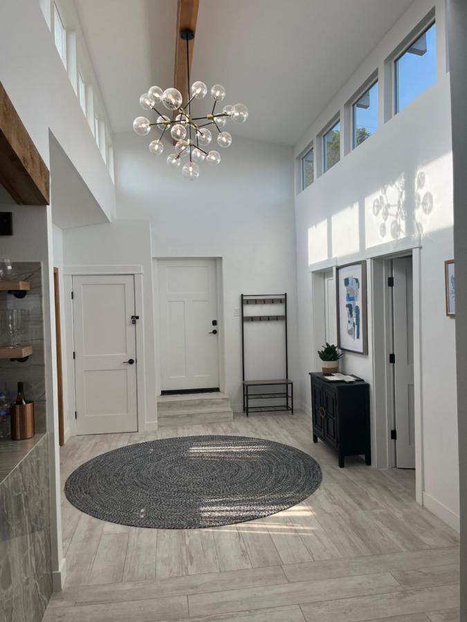 5-Star Hillside Home With Coastal Views, Gameroom, Pool, Hot Tub, 8 People Max Occupancy, 2024 Remodel, New Management, Free Parking Distrito de San BuenaDistrito de San Buenaventura Exterior foto